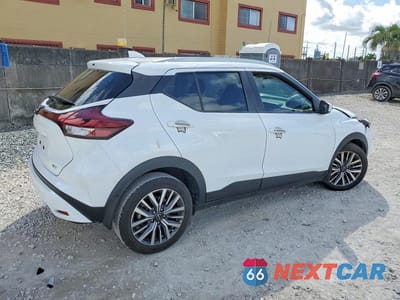 Trzecie zdjęcie samochodu z tyłu: 2023 NISSAN KICKS SV VIN:3N1CP5CV0PL564311 - miniatura