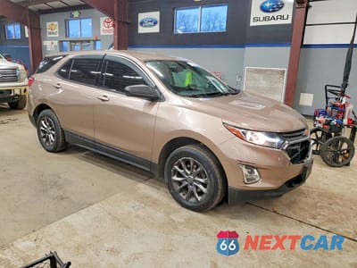 Czwarte zdjęcie samochodu z boku: 2018 CHEVROLET EQUINOX LS VIN:2GNAXREV5J6255574 - miniatura