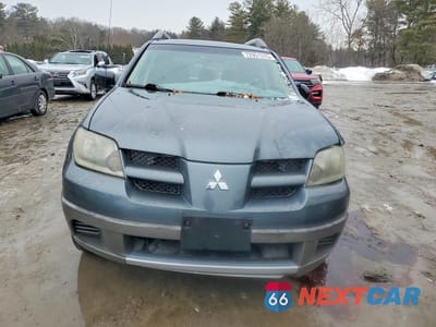 Piąte zdjęcie samochodu w środku: 2004 MITSUBISHI OUTLANDER LS VIN:JA4LZ31F04U001990 - miniatura