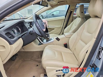 Zdjęcie 7 z 12 samochodu: 2013 VOLVO S60 T5 VIN:YV1612FS9D2211424 - miniatura