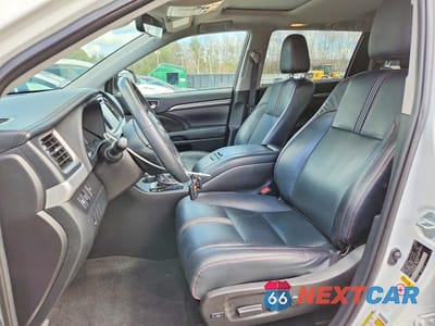 Zdjęcie 7 z 13 samochodu: 2019 TOYOTA HIGHLANDER SE VIN:5TDJZRFH1KS609951 - miniatura