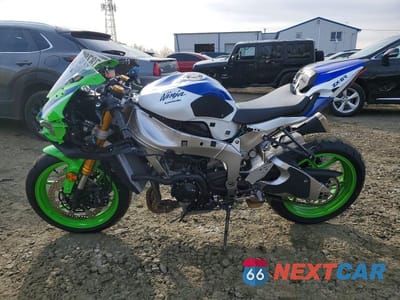 Trzecie zdjęcie samochodu z tyłu: 2024 KAWASAKI ZX636 K VIN:JKBZXJJ13RA007618 - miniatura