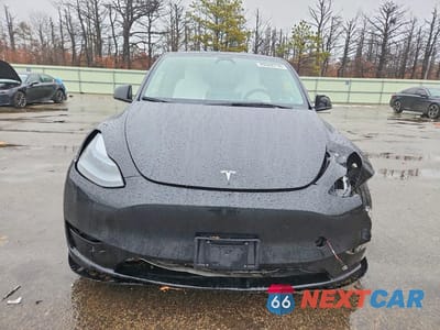 Piąte zdjęcie samochodu w środku: 2025 TESLA MODEL Y VIN:7SAYGDEE4SF297453 - miniatura