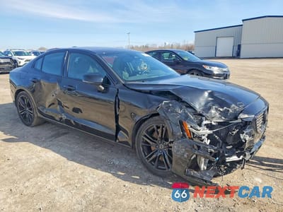 Czwarte zdjęcie samochodu z boku: 2024 VOLVO S60 PLUS VIN:7JRH60FH7RG282139 - miniatura