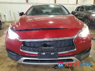 Piąte zdjęcie samochodu w środku: 2017 INFINITI QX30 PREMIUM VIN:SJKCH5CRXHA022779 - miniatura