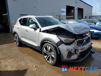 Czwarte zdjęcie samochodu z boku: 2024 VOLVO XC40 ULTIMATE VIN:YV4L12UF3R2319797 - miniatura