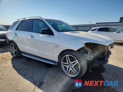 Czwarte zdjęcie samochodu z boku: 2018 MERCEDES-BENZ GLE 43 AMG VIN:4JGDA6EB7JA995329 - miniatura