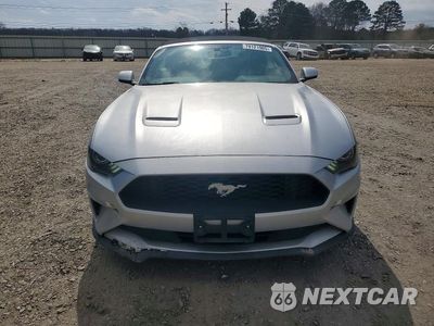 Piąte zdjęcie samochodu w środku: 2019 FORD MUSTANG VIN:1FATP8UH0K5170703 - miniatura