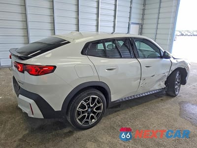 Trzecie zdjęcie samochodu z tyłu: 2025 BMW X2 XDRIVE28I VIN:WBX63GM04S5371983 - miniatura