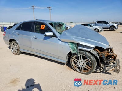 Czwarte zdjęcie samochodu z boku: 2010 MERCEDES-BENZ E 550 VIN:WDDHF7CB2AA194779 - miniatura