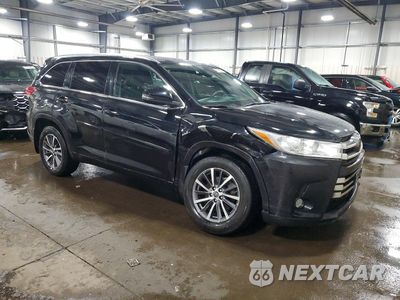 Czwarte zdjęcie samochodu z boku: 2018 TOYOTA HIGHLANDER XLE VIN:5TDJZRFH7JS549351 - miniatura