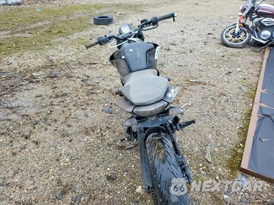 Czwarte zdjęcie samochodu z boku: 2023 KTM 200 DUKE VIN:MD2JPC409PC020973 - miniatura