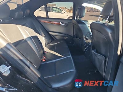 Zdjęcie 10 z 11 samochodu: 2012 MERCEDES-BENZ C 250 VIN:WDDGF4HB2CA615843 - miniatura