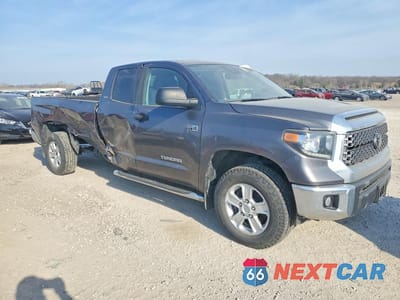 Czwarte zdjęcie samochodu z boku: 2021 TOYOTA TUNDRA SR5 VIN:5TFCY5F15MX027517 - miniatura