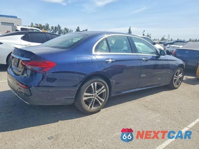 Trzecie zdjęcie samochodu z tyłu: 2021 MERCEDES-BENZ E 350 VIN:W1KZF8DB0MA967701 - miniatura