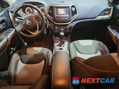 Zdjęcie 8 z 13 samochodu: 2017 JEEP CHEROKEE SPORT VIN:1C4PJMAS0HW658705 - miniatura
