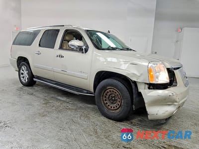 Czwarte zdjęcie samochodu z boku: 2013 GMC YUKON XL DENALI VIN:1GKS2MEF2DR128298 - miniatura