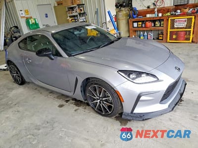 Czwarte zdjęcie samochodu z boku: 2024 TOYOTA GR86 BASE VIN:JF1ZNBB13R8760213 - miniatura