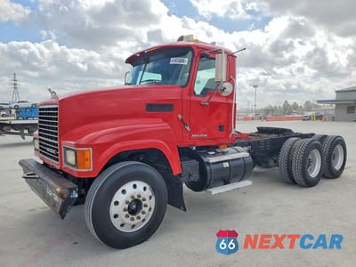 Drugie zdjęcie samochodu z przodu: 2008 MACK CHU613 SEMI TRUCK VIN:1M1AN09Y98N003296 - miniatura