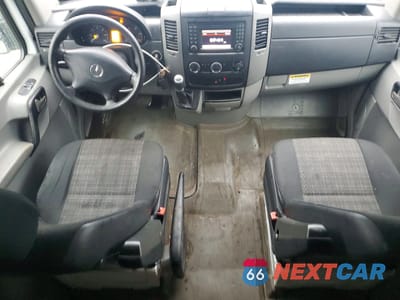 Zdjęcie 8 z 13 samochodu: 2014 MERCEDES-BENZ SPRINTER 2500 VIN:WD3PE7CC6E5835572 - miniatura