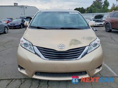 Piąte zdjęcie samochodu w środku: 2014 TOYOTA SIENNA LE 8-PASSENGER VIN:5TDKK3DC4ES503754 - miniatura