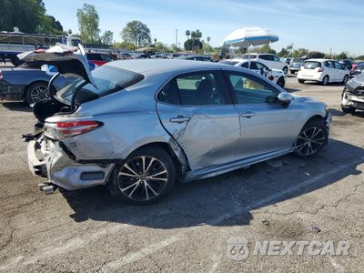 Trzecie zdjęcie samochodu z tyłu: 2018 TOYOTA CAMRY SE VIN:4T1B11HK9JU598306 - miniatura