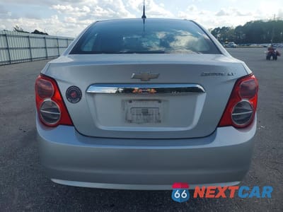 Zdjęcie 6 z 11 samochodu: 2014 CHEVROLET SONIC LT VIN:1G1JC5SH6E4213622 - miniatura