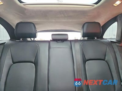 Zdjęcie 10 z 13 samochodu: 2019 JAGUAR F-PACE VIN:SADCS2FX4KA364933 - miniatura