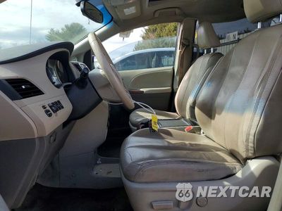Zdjęcie 7 z 13 samochodu: 2014 TOYOTA SIENNA XLE 8-PASSENGER VIN:5TDYK3DC3ES494524 - miniatura