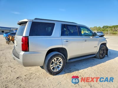 Trzecie zdjęcie samochodu z tyłu: 2018 CHEVROLET TAHOE C1500 LT VIN:1GNSCBKC4JR289049 - miniatura