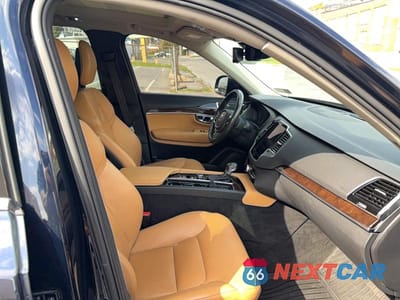 Piąte zdjęcie samochodu w środku: 2016 VOLVO XC90 T6 VIN:YV4A22PK2G1090674 - miniatura