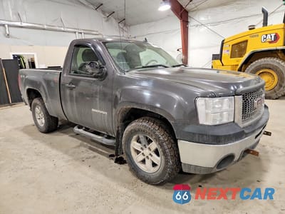 Czwarte zdjęcie samochodu z boku: 2010 GMC SIERRA K1500 VIN:1GTPKTEX2AZ148972 - miniatura
