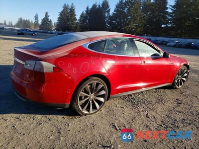 Czwarte zdjęcie samochodu z boku: 2015 TESLA MODEL S VIN:5YJSA1E18FF118157 - miniatura