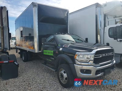 Czwarte zdjęcie samochodu z boku: 2019 RAM 5500 BOX TRUCK VIN:3C7WRNDL1KG695477 - miniatura