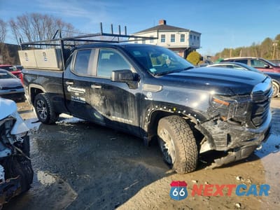 Czwarte zdjęcie samochodu z boku: 2023 GMC SIERRA K1500 VIN:1GTRUAED3PZ148341 - miniatura