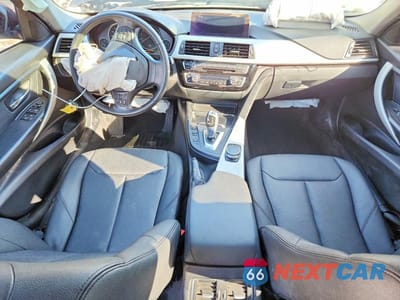 Zdjęcie 8 z 12 samochodu: 2018 BMW 320 XI VIN:WBA8A3C54JA492274 - miniatura
