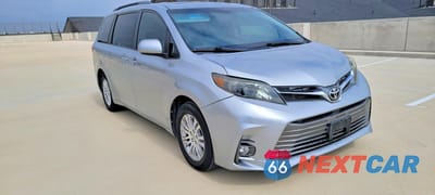 2017 TOYOTA SIENNA XLE 8-PASSENGER 5TDYZ3DC6HS897302 - główne zdjęcie licytacji z USA - miniatura