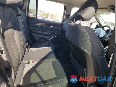 Zdjęcie 10 z 12 samochodu: 2022 JEEP GRAND CHEROKEE LAREDO VIN:1C4RJHAG8N8573042 - miniatura