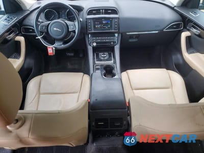 Zdjęcie 8 z 12 samochodu: 2017 JAGUAR F-PACE PREMIUM VIN:SADCJ2BN3HA492791 - miniatura