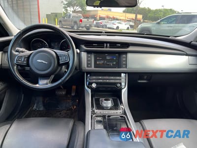 Zdjęcie 9 z 12 samochodu: 2016 JAGUAR XF PREMIUM VIN:SAJBD4BV9GCY06832 - miniatura