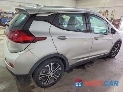 Trzecie zdjęcie samochodu z tyłu: 2018 CHEVROLET BOLT EV PREMIER VIN:1G1FX6S0XJ4137469 - miniatura