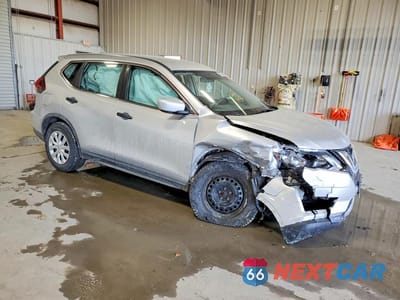 Czwarte zdjęcie samochodu z boku: 2018 NISSAN ROGUE S VIN:KNMAT2MV1JP580283 - miniatura