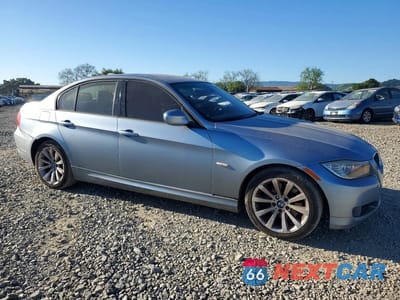 Czwarte zdjęcie samochodu z boku: 2011 BMW 328 I SULEV VIN:WBAPH5G59BNM72951 - miniatura