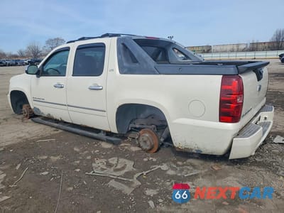 Drugie zdjęcie samochodu z przodu: 2011 CHEVROLET AVALANCHE LTZ VIN:3GNTKGE35BG131482 - miniatura