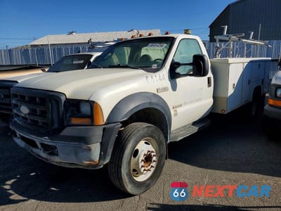 Drugie zdjęcie samochodu z przodu: 2007 FORD F450 SUPER DUTY UTILITY / SERVICE TRUCK VIN:1FDXF46P07EA27376 - miniatura
