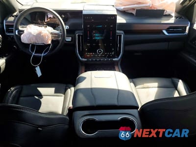 Zdjęcie 8 z 13 samochodu: 2025 GMC YUKON XL DENALI VIN:1GKS2JRLXSR135401 - miniatura