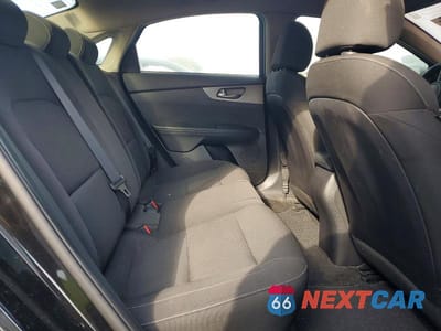 Zdjęcie 10 z 11 samochodu: 2021 KIA FORTE LXS VIN:3KPF24AD3ME358770 - miniatura