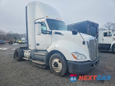 2020 KENWORTH T680 SEMI TRUCK 1XKYA48XXLJ393159 - główne zdjęcie licytacji z USA - miniatura