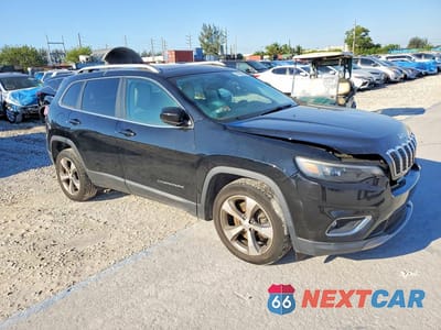 Czwarte zdjęcie samochodu z boku: 2020 JEEP CHEROKEE LIMITED VIN:1C4PJLDB5LD585888 - miniatura