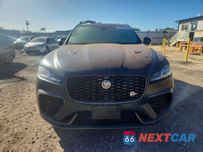 Piąte zdjęcie samochodu w środku: 2022 JAGUAR F-PACE SVR VIN:SADCZ2EE0NA696240 - miniatura
